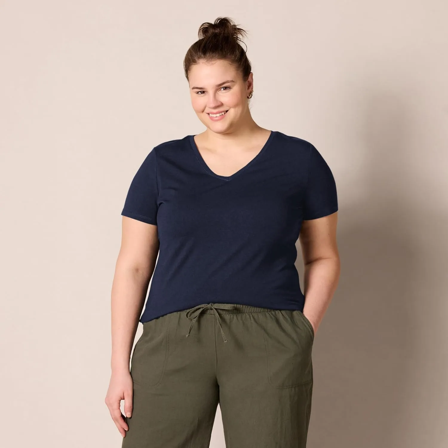 Amazon Essentials Women's Classic-Fit Short-Sleeve V-Neck T-Shirt, Multipacks