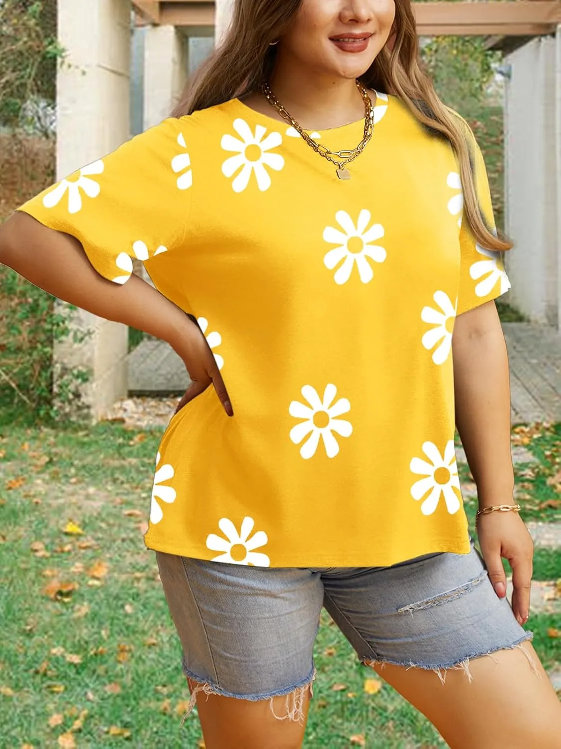 Womens Plus Size Daisy Graphic T-Shirt Summer Flower Cute Short Sleeve Shirts Casual Loose Tees Tops for Women